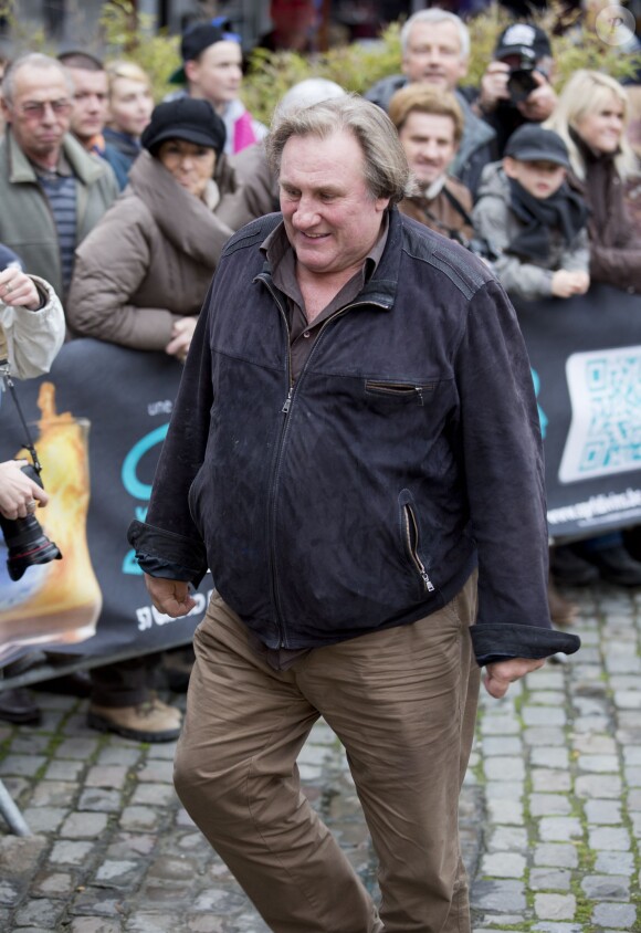 Gérard Depardieu a donné le depart du rallye de Condroz à Huy en Belgique, le 1er novembre 2013.