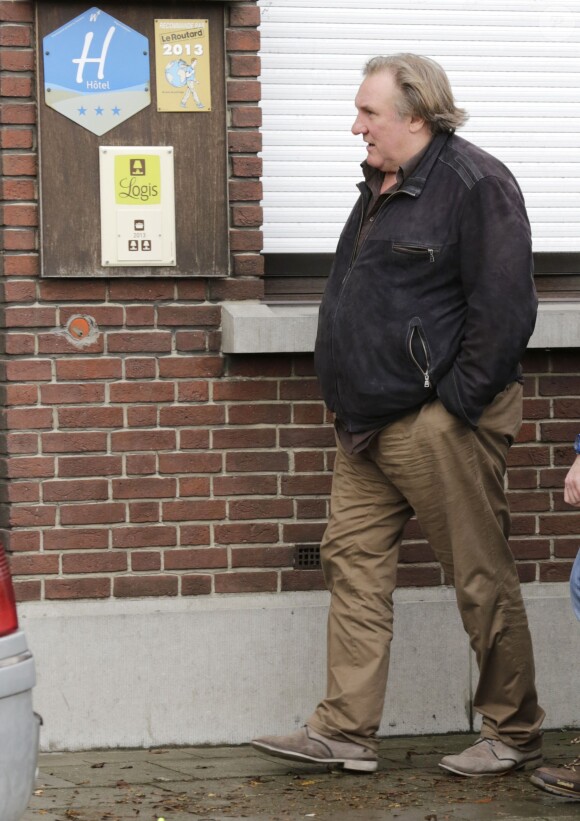 Gérard Depardieu a donné le depart du rallye de Condroz à Huy en Belgique, le 1er novembre 2013.