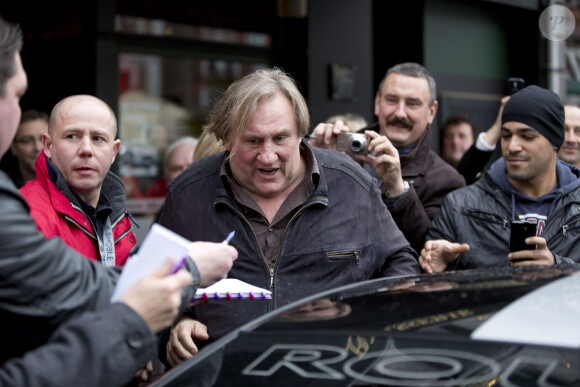 Gérard Depardieu a donné le depart du rallye de Condroz à Huy en Belgique, le 1er novembre 2013.