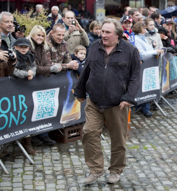 Gérard Depardieu a donné le depart du rallye de Condroz à Huy en Belgique, le 1er novembre 2013.