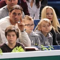 Zlatan Ibrahimovic: Devant sa femme Helena et ses fils, son show avec Djokovic !