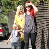 La chanteuse Gwen Stefani, enceinte, emmène son fils Zuma faire du karting à Los Angeles, le 2 novembre 2013.