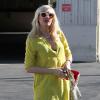 La chanteuse Gwen Stefani, enceinte, emmène son fils Zuma faire du karting à Los Angeles, le 2 novembre 2013.