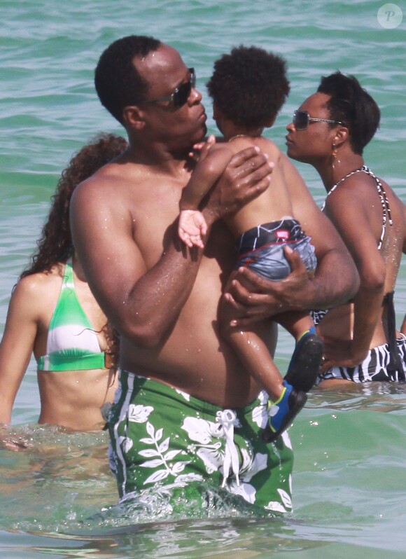 Conrad Murray avec son fils Che Giovanny à Miami, le 31 juillet 2010.
