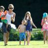 Exclusif - Denise Richards, ses filles Lola et Sam et les enfants de Charlie Sheen Bob et Max au parc a Beverly Hills, le 25 juillet 2013.