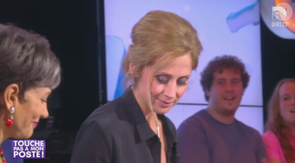 Lara Fabian, très émue, dans Touche pas à mon poste, sur D8, le mercredi 6 novembre 2013.