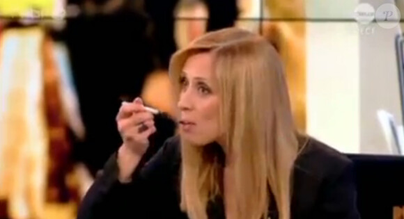 la chanteuse Lara Fabian fait quelques confidences sexuelles à la télé belge.