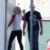 Britney Spears et son petit ami David Lucado, à Calabasas, regardent les enfants de la chanteuse jouer au football, le samedi 9 novembre 2013.