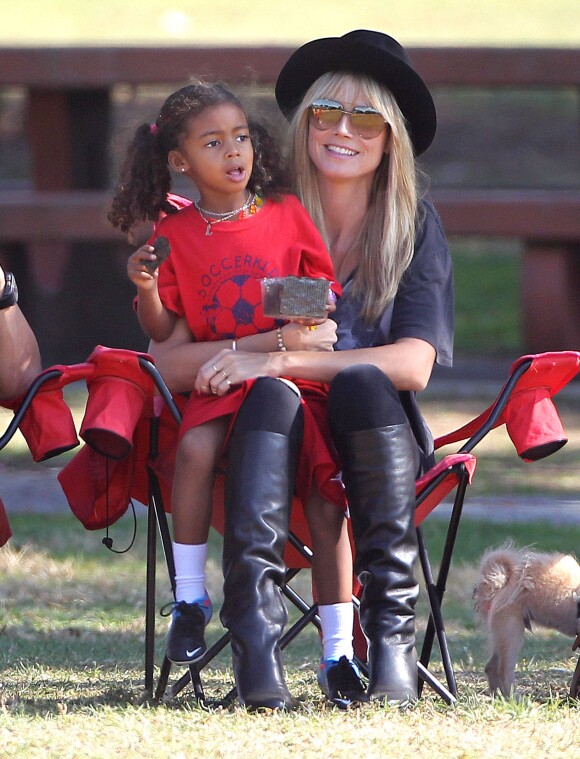 Heidi Klum et sa fille Lou à Los Angeles. Le 10 novembre 2013.
