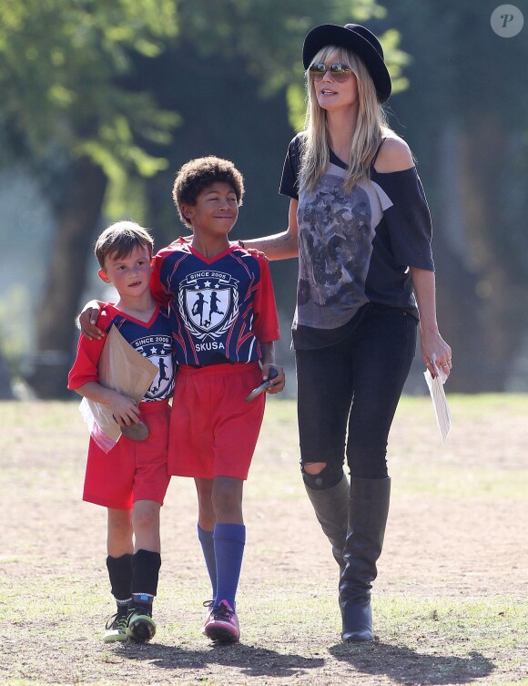 Heidi Klum, son fils Henry et un copain à Los Angeles. Le 10 novembre 2013.