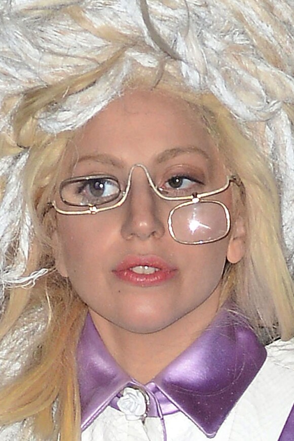 Lady Gaga arrive dans un immeuble de New York, le 11 novembre 2013.