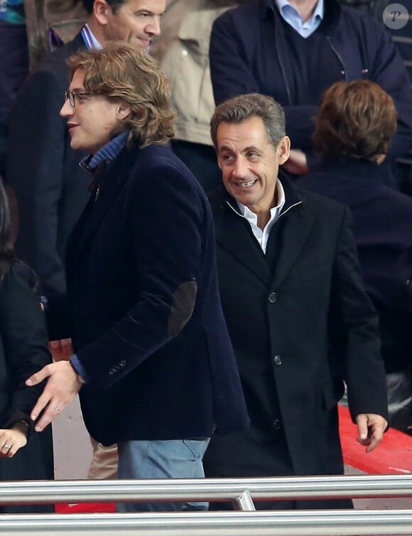 Nicolas Sarkozy et son fils Jean Sarkozy Match de football Psg - Monaco au Parc des Princes - Le 22 septembre 2013.