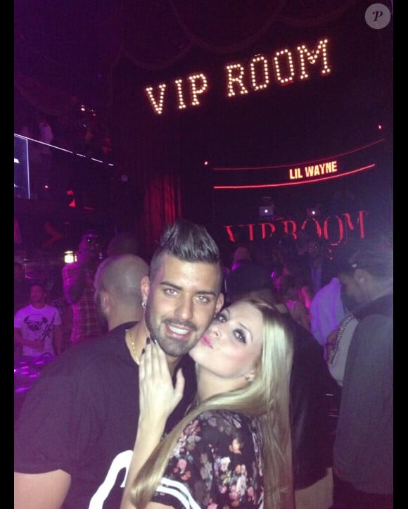 Alexia de Secret Story 7, métamorphosée, ne quitte plus son amoureux Vincent
