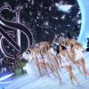 Doutzen Kroes, Karlie Kloss, Adriana Lima, Candice Swanepoel et Behati Prinsloo mènent le final du défilé Victoria's Secret à la 69th Regiment Armory. New York, le 13 novembre 2013.