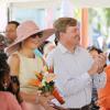 La reine Maxima et le roi Willem-Alexander des Pays-Bas lors de leur visite officielle dans les Antilles Néerlandaises, à Saint-Martin et sa capitale Philipsburg, le 13 novembre 2013