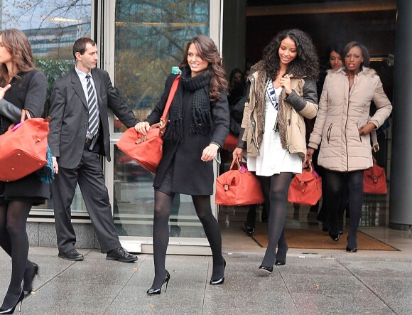 Exclusif - Miss Orléanais 2013 Agnès Latchimy et les candidates Miss France 2014 à la sortie de TF1 le 14 novembre 2013 à Paris.