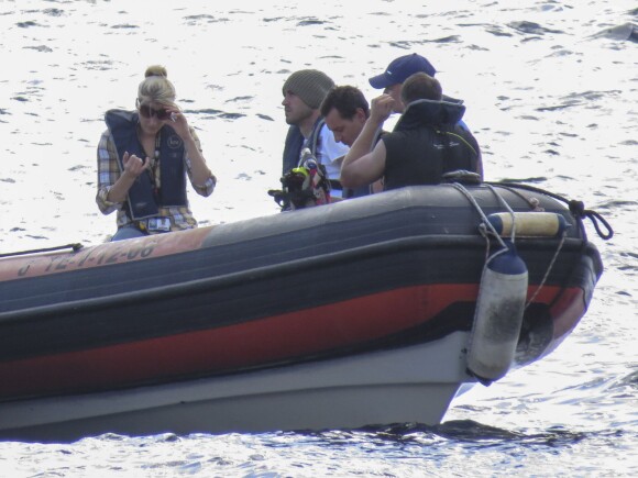 Exclusif - Elsa Pataky a rendu visite à son mari, Chris Hemsworth, qui est actuellement sur le tournage du film "In the Heart of The Sea" sur l'île de La Gomera aux Canaries, le 15 novembre 2013
