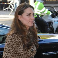 Kate Middleton, maman radieuse et duchesse chic, recycle son look avec élégance