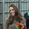 La Duchesse de Cambridge, Kate Middleton, dans une école à Oxford le 21 février 2012.