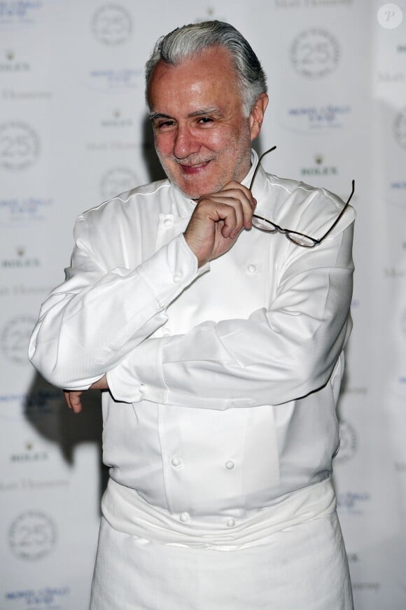 Le grand Alain Ducasse - Photocall pour le 25eme anniversaire du restaurant "Le Louis XV" à Monaco. Novembre 2012.