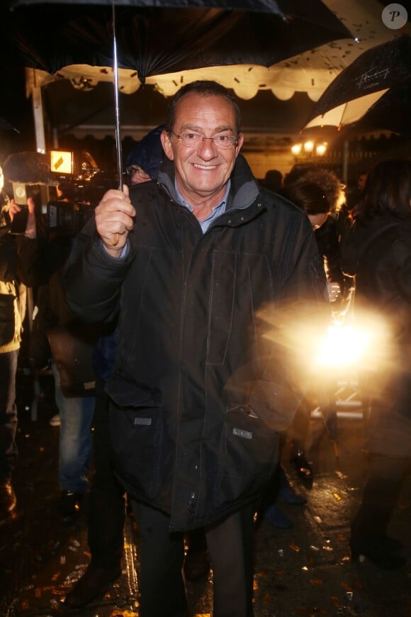 Evelyne Dhéliat et Jean-Pierre Pernaut inaugurent, en présence d'Anne Hidalgo, le village de Noël des Champs-Elysées. A Paris, le 20 novembre 2013.