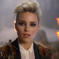 Dianna Agron : Rockeuse à moustache dans le nouveau clip de The Killers