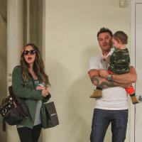 Megan Fox, enceinte, avec Brian et leur fils Noah : Son baby bump se dévoile !