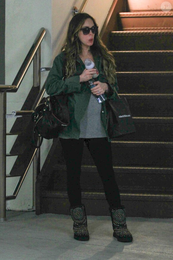 Megan Fox, enceinte de son deuxième enfant, le 26 novembre 2013 à Beverly Hills après un rendez-vous médical