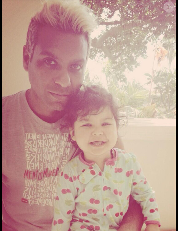 Tony Kanal et sa fille Coco (2 ans). Juillet 2013.