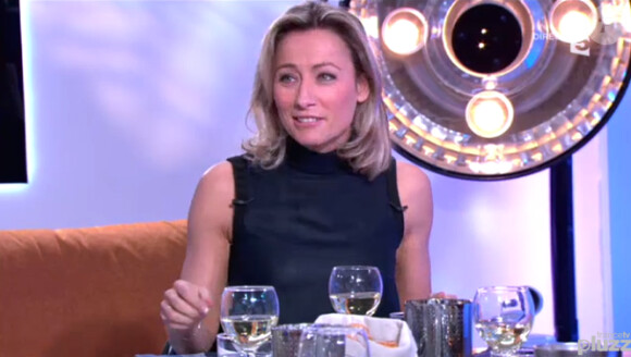 Anne-Sophie Lapix dans l'émission C à vous sur France 5, le mercredi 27 novembre 2013.
