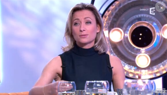 La journaliste Anne-Sophie Lapix dans l'émission C à vous sur France 5, le mercredi 27 novembre 2013.