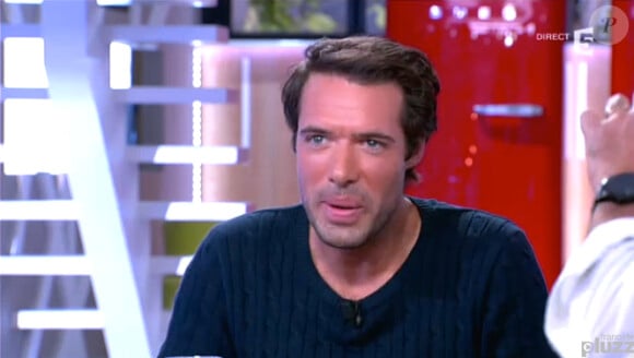 Nicolas Bedos dans l'émission C à vous sur France 5, le mercredi 27 novembre 2013.