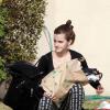 Emma Watson au naturel avec une amie à Los Angeles, le 26 novembre 2013.