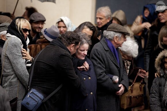 Alice Lautner, fille de Georges Lautner, en famille aux obsèques du réalisateur des Tontons Flingueurs en la cathédrale Sainte-Reparate à Nice, le 30 novembre 2013. Photo BestImage/Franz Chavaroche/Nice-Matin