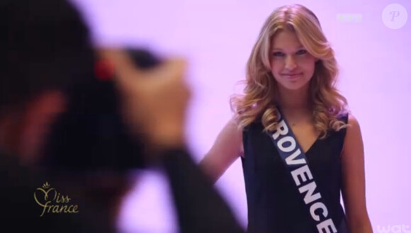 Miss Provence, Laëtizia Penmellen, lors du premier shooting des 33 Miss régionales pour Miss France 2014