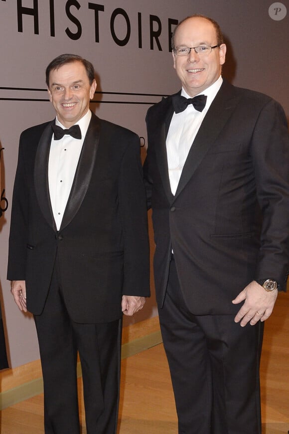 Albert de Monaco et Stanislas De Quercize, PDG de Cartier - Vernissage de l'exposition "Cartier : Le style et l'histoire" au Grand Palais à Paris, le 2 decembre 2013.
