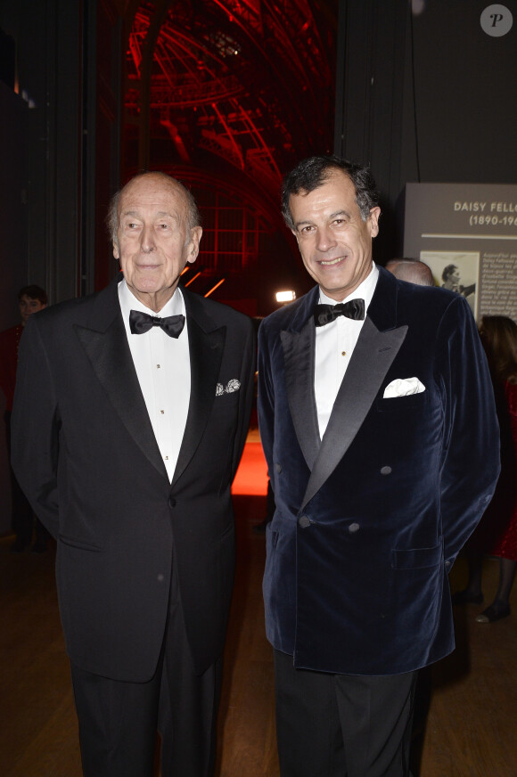 Valéry Giscard d'Estaing et son fils Henri - Vernissage de l'exposition "Cartier : Le style et l'histoire" au Grand Palais à Paris, le 2 decembre 2013.