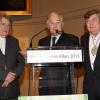 Jean-Pierre Mocky, Jacques Mailhot, Alain Casabona lors de la remise du prix Alphonse-Allais 2013 à la Société d'encouragement pour l'industrie nationale à Paris le 2 decembre 2013