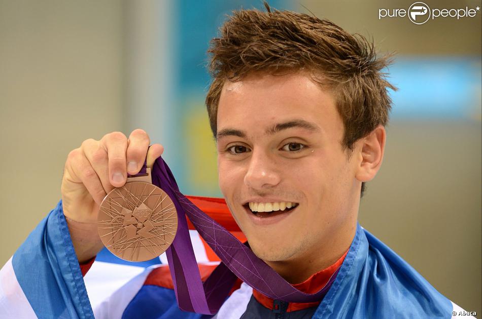 Tom Daley fête sa médaille de bronze durant les JO de Londres, le 11 août 2012.