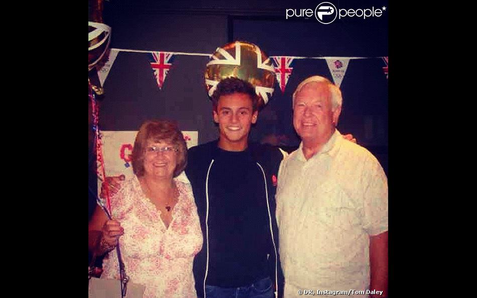Tom Daley et ses grands-parents, août 2012.