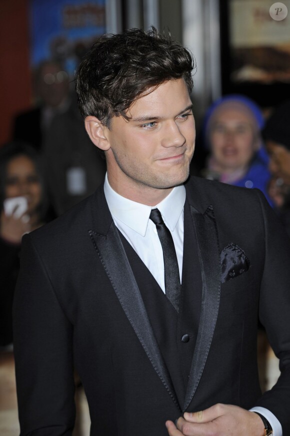 Jeremy Irvine lors de la première du film Railway Man à Londres, le 4 décembre 2013.