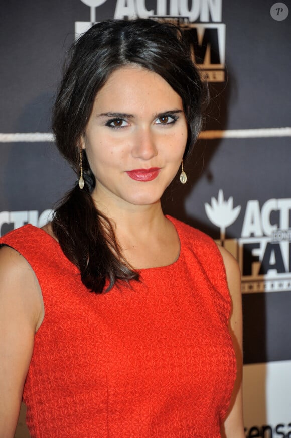 Joyce Jonathan à la soirée de levée de fonds "Ne les oublions pas" lors du diner de gala caritatif "Action contre la faim" au salon d'honneur du Grand Palais à Paris, le 20 novembre 2013.