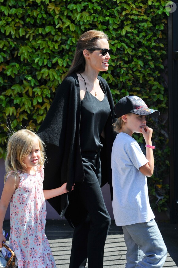 Angelina Jolie et ses filles Shiloh et Vivienne à Sydney, le 15 septembre 2013.