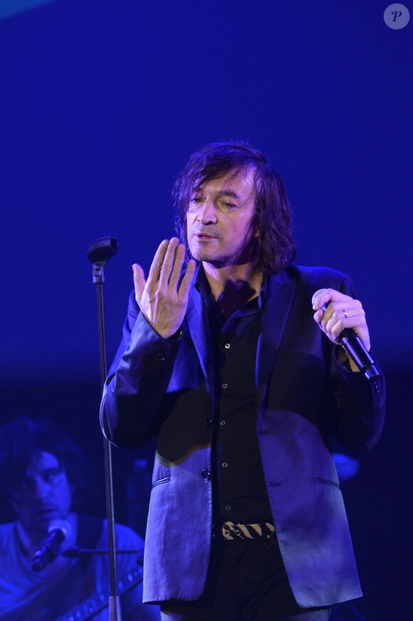 Cali aux 50 ans de France Inter à la Gaîte-Lyrique à Paris, le 8 decembre 2013.