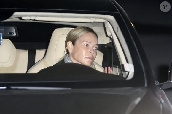 Chelsea Handler arrivant à la soirée privée organisée par Jennifer Aniston à Los Angeles le 8 décembre 2013
