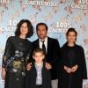 Valérie Lemercier, Gilles Lellouche, Marina Foïs et le petit Samatin Pendev lors de l'avant-première du film 100% Cachemire à Paris le 9 décembre 2013