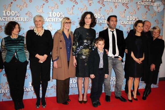 Brigitte Roüan, Chantal Ladesou, Valérie Lemercier, Gilles Lellouche, Marina Foïs, Samatin Pendev lors de l'avant-première du film 100% Cachemire à Paris le 9 décembre 2013