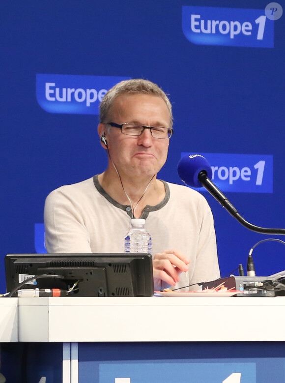 Laurent Ruquier présente On va s'gêner sur Europe 1, à St-Germain-en-Laye, en septembre 2013