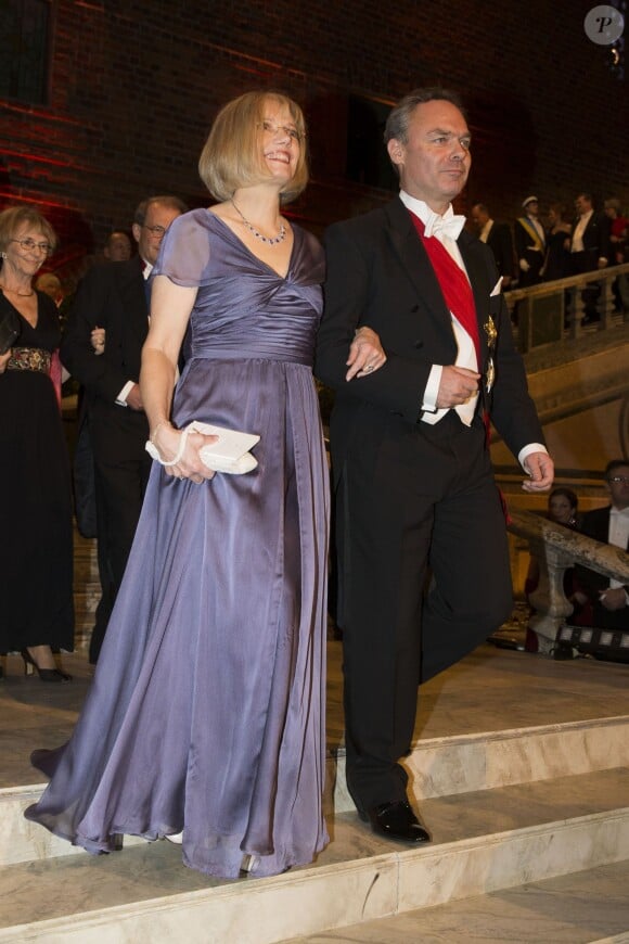 Jan Bjorklund (ministre de l'Education en Suède) et Virginia Shiller, femme de Robert J. Shiller (Nobel d'Economie) au banquet organisé en l'honneur des lauréats des Nobel 2013, à l'Hôtel de Ville de Stockholm le 10 décembre 2013