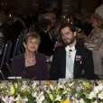 Le prince Carl Philip de Suède et Tamar Warshel, épouse d'Arieh Warshel (Nobel de Chimie) au banquet organisé en l'honneur des lauréats des Nobel 2013, à l'Hôtel de Ville de Stockholm le 10 décembre 2013